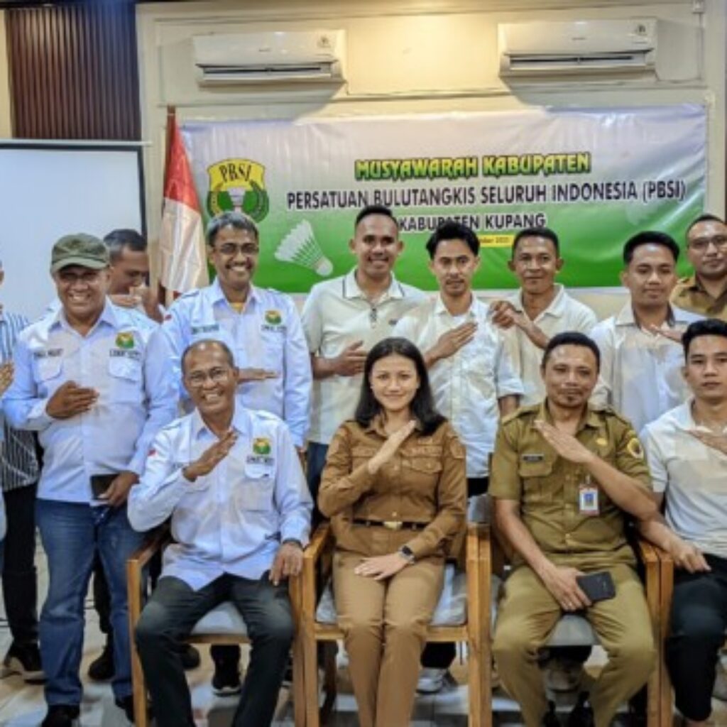 berlatih-tanpa-lelah-bertanding-dengan-sportif-seruan-ketua-pbsi-aurum-titu-eki-untuk-atlet-kupang